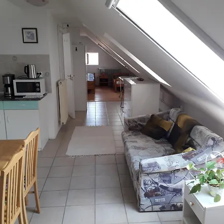 Közös Nevező Vendegház Casa de hóspedes Keszthely